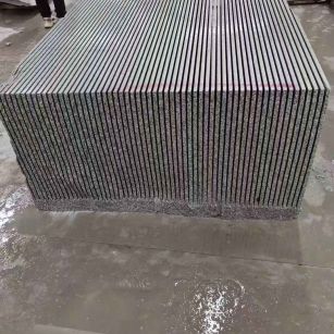 平顶山芝麻白毛板荒料切割