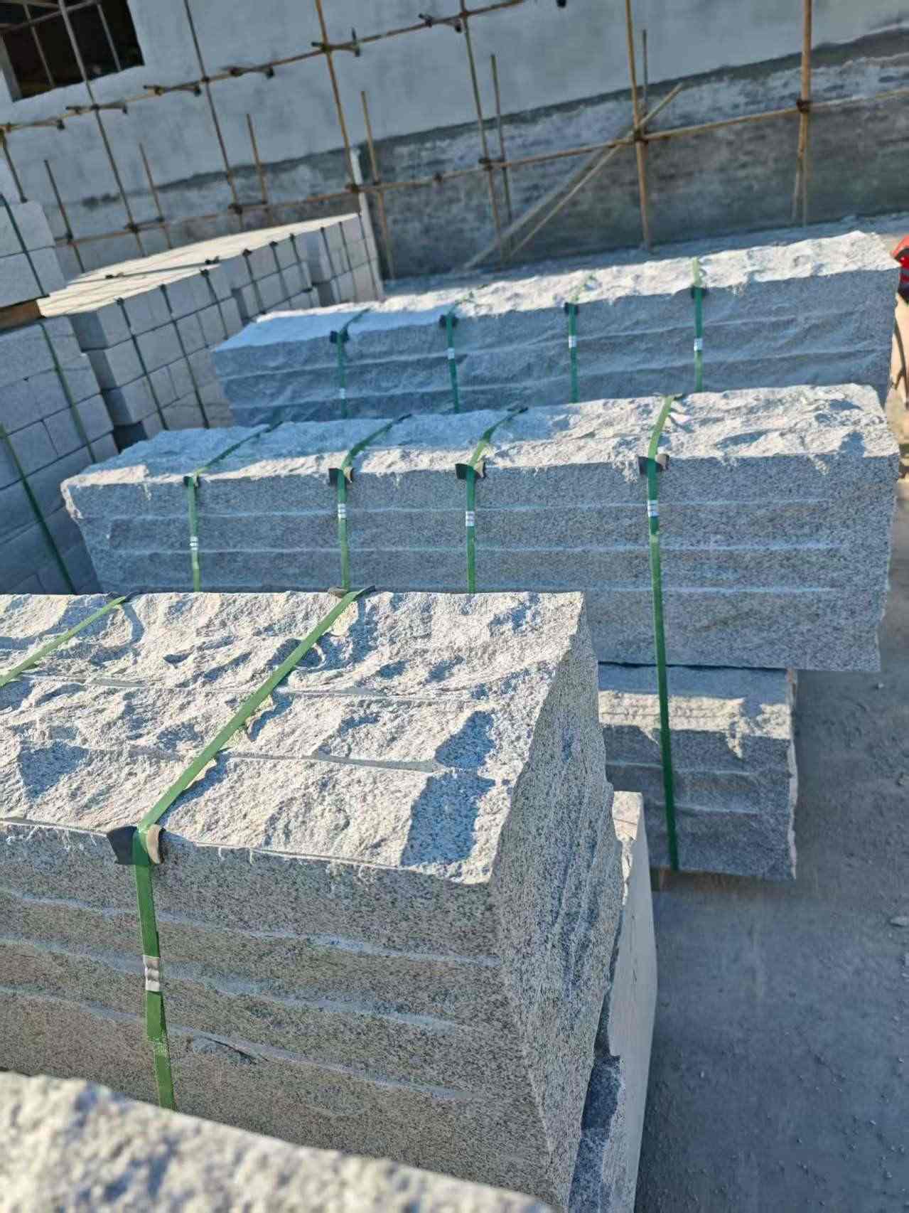 平顶山芝麻白自然面整石 坐凳