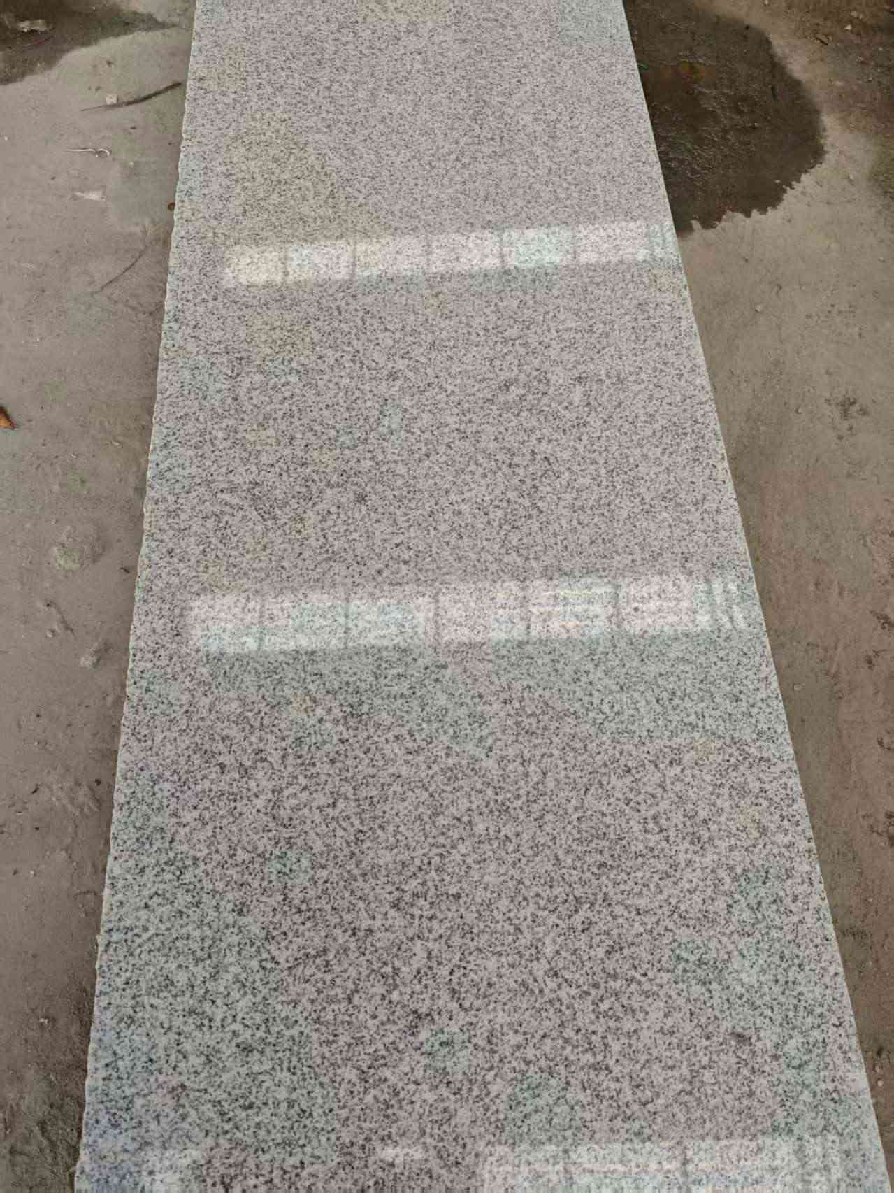 平顶山芝麻白光面毛板